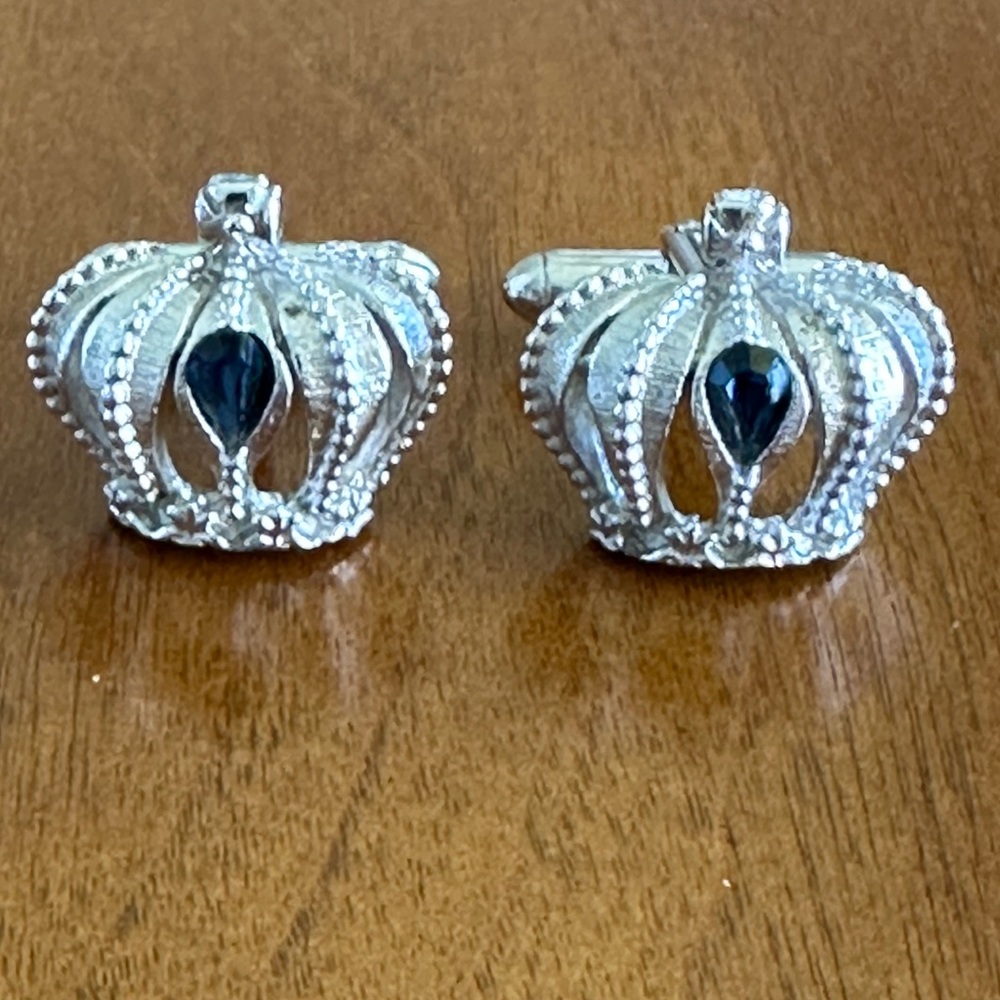 Vintage Crown Cuff Links.